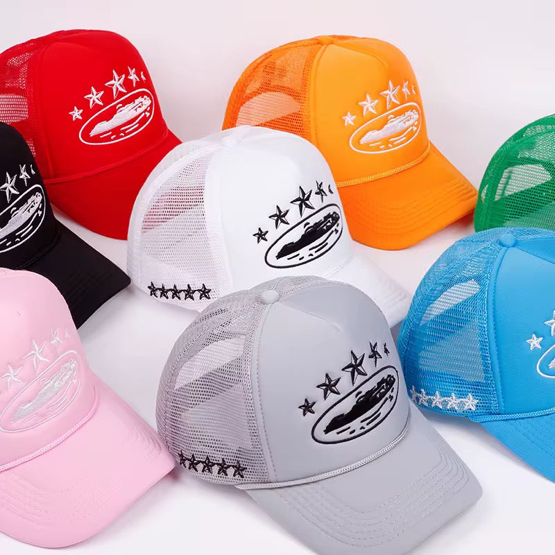 Corteiz Alcatraz Trucker Hat White / Black