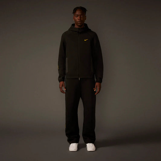tech fleece pants