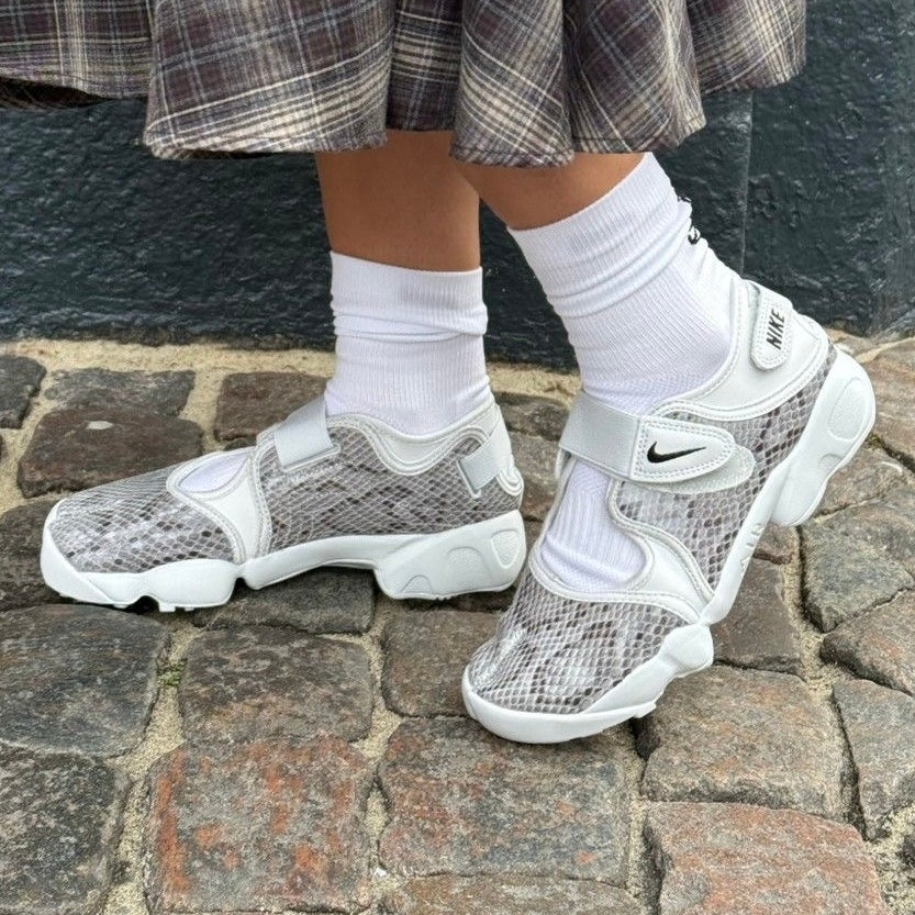 𝐍𝐢𝐤𝐞 𝐚𝐢𝐫 𝐫𝐢𝐟𝐞