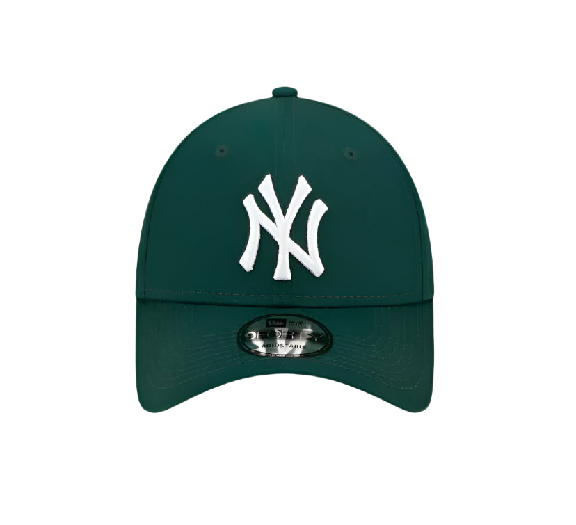New York Yankees 9FORTY League Essential Green Cap