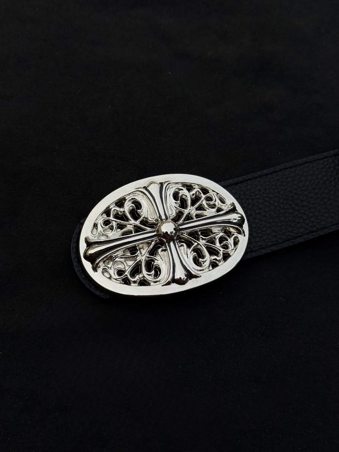 𝕮𝖍𝖗𝖔𝖒𝖊 𝕮𝖗𝖔𝖘𝖘 𝕭𝖊𝖑𝖙