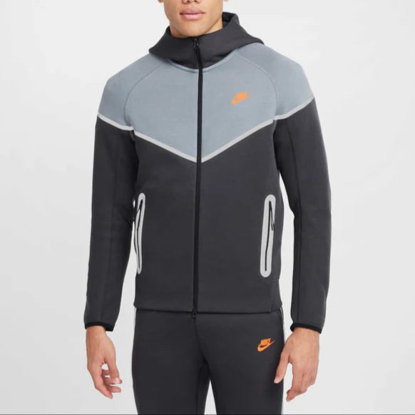Nike tech fleece two piece