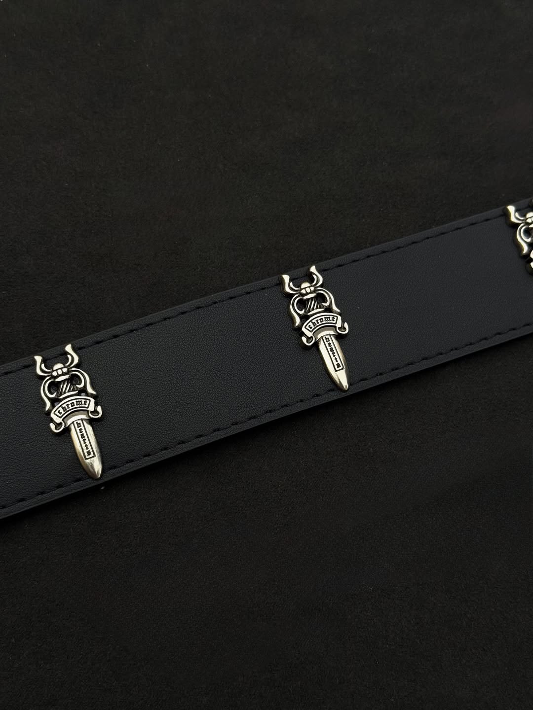 𝕮𝖍𝖗𝖔𝖒𝖊 𝕮𝖗𝖔𝖘𝖘 𝕭𝖊𝖑𝖙