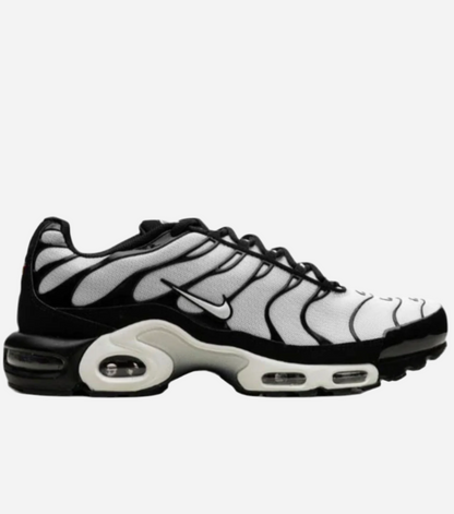 NIKE AIR MAX PLUS "OREO"