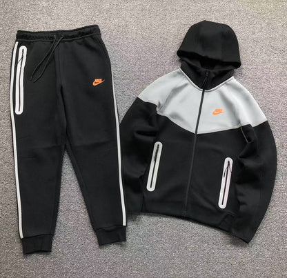 Nike tech fleece two piece