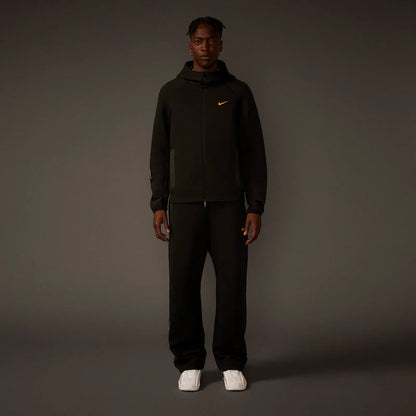 tech fleece pants